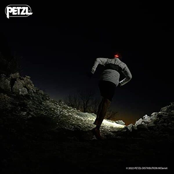 Découvrez notre test complet de la lampe Petzl Nao RL pour évaluer sa performance et sa polyvalence. Idéale pour les aventuriers exigeants.