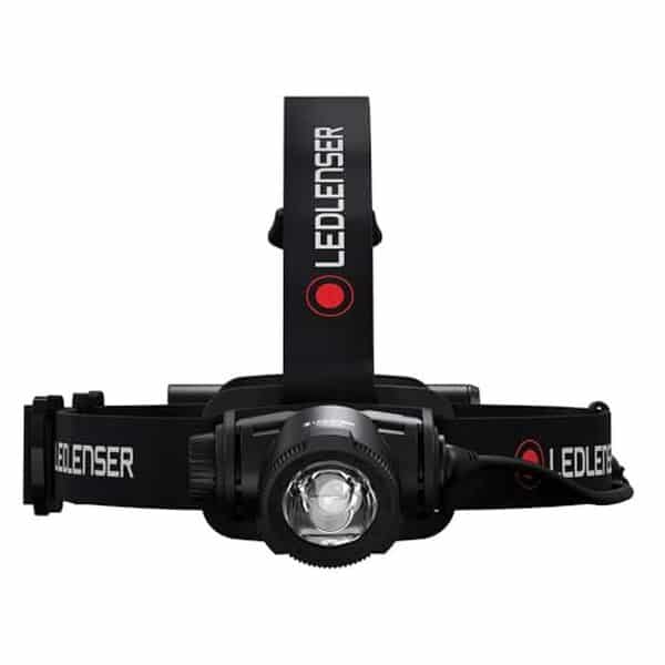 Découvrez notre test détaillé de la lampe frontale Ledlenser H7R Core : performances, autonomie et fiabilité pour vos aventures en plein air et randonnée.