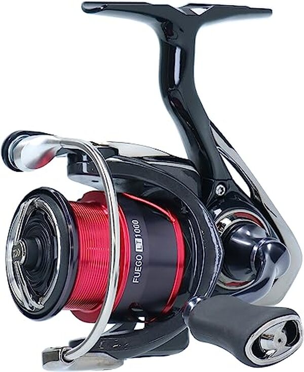 Découvrez notre test détaillé du moulinet Daiwa 20 Fuego LT 1000 : efficacité, précision et fiabilité pour vos sessions de pêche en eau douce et salée.