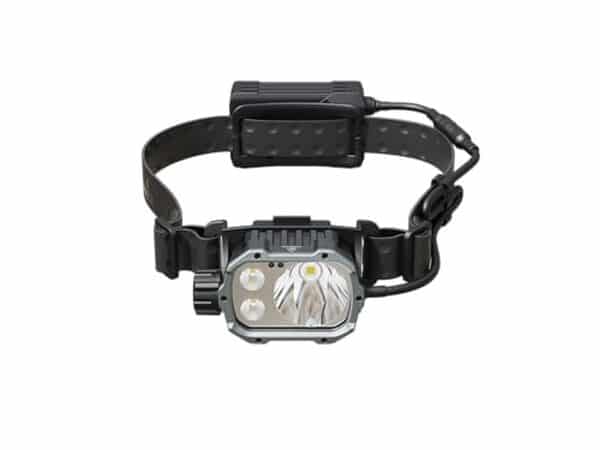 Découvrez notre test détaillé de la lampe frontale Fenix HP35R : performances, puissance lumineuse et endurance de la batterie pour vos aventures.